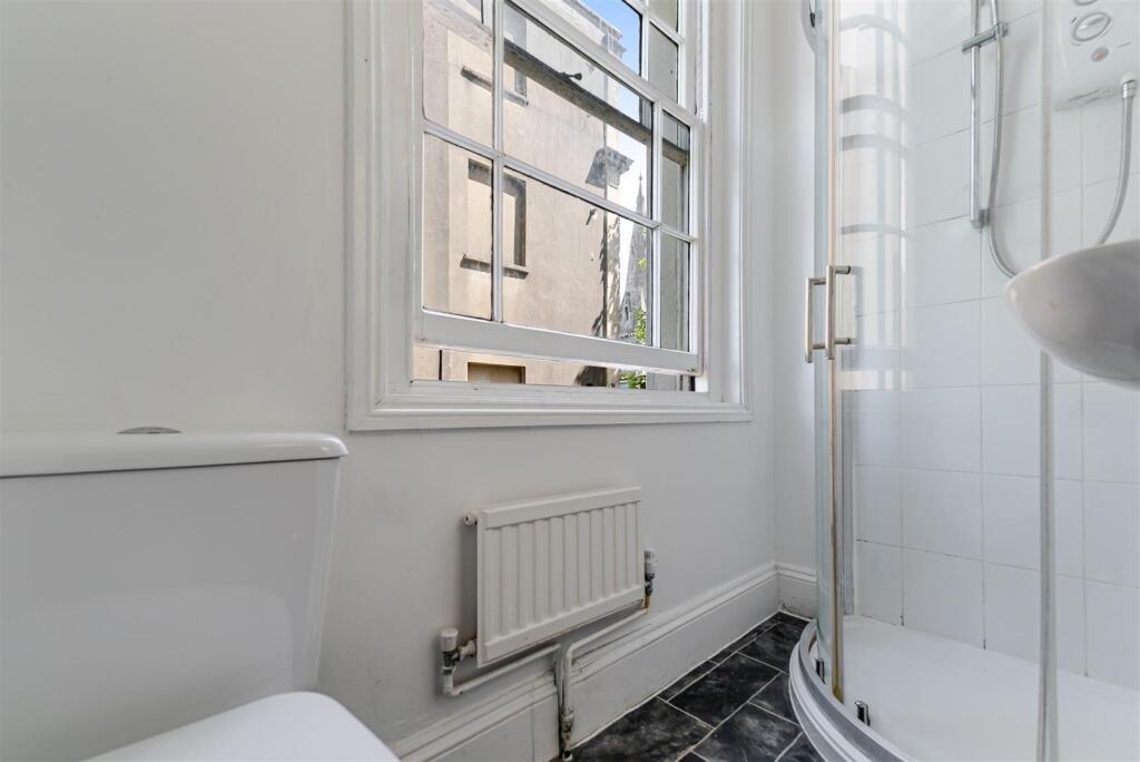 1 bedroom house share for rent