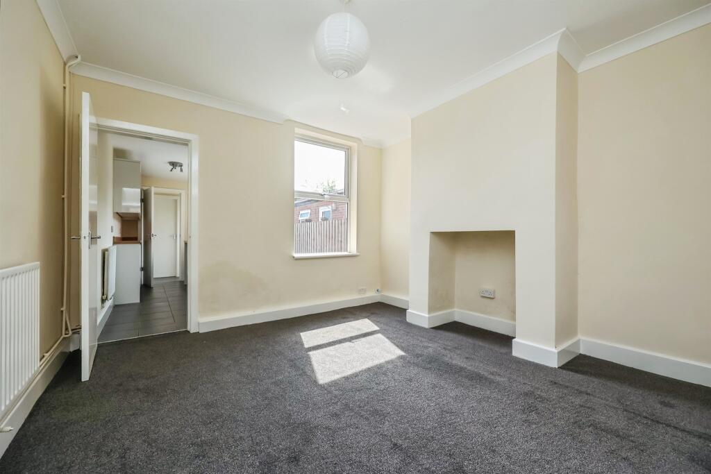 House in Ashfield, Titchfield, Hucknall - View 4