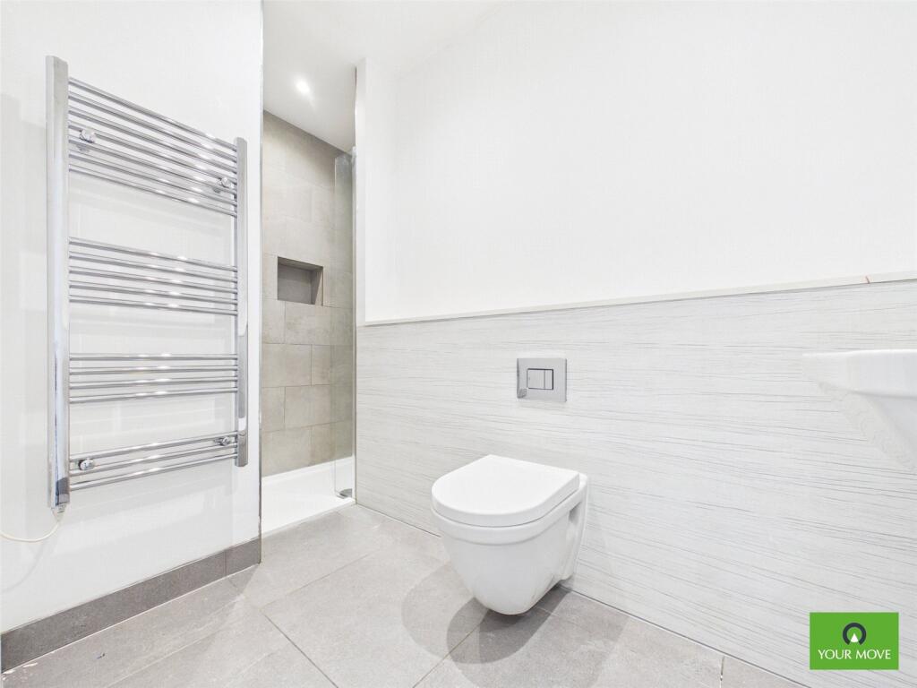Apartment in Romford - View 5