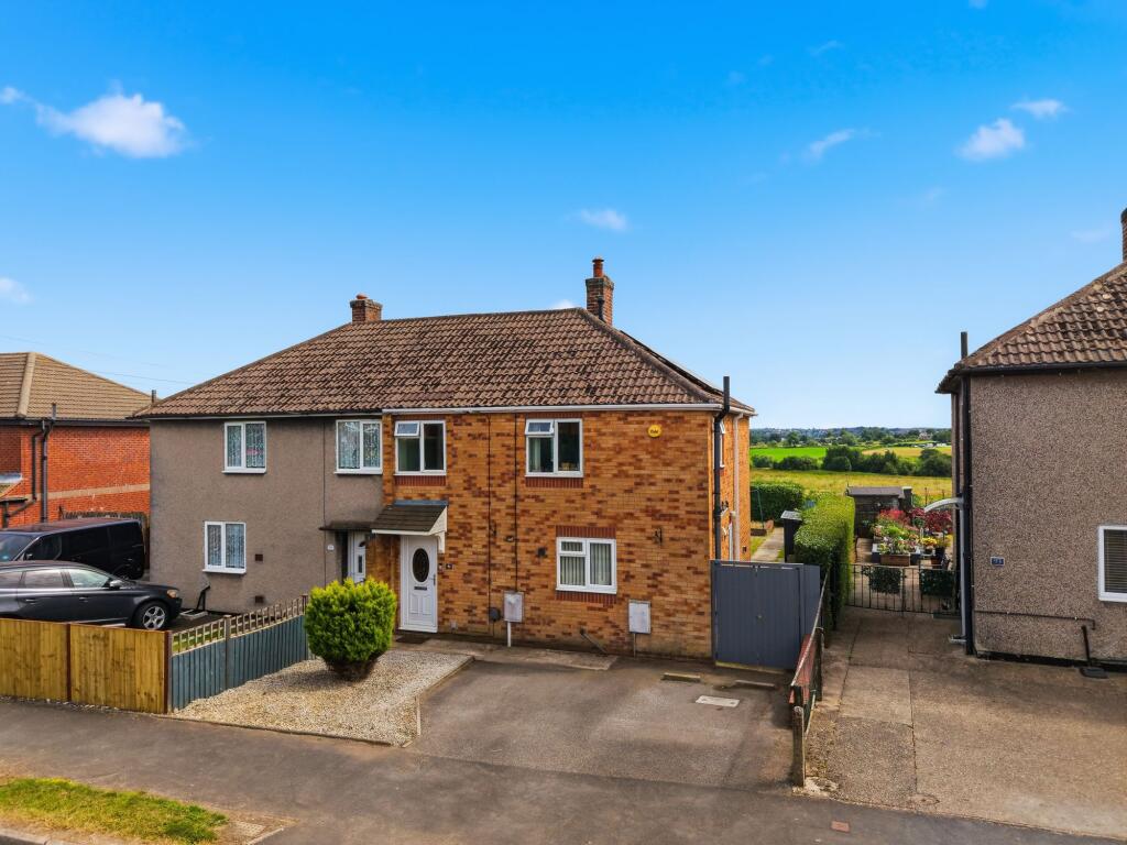 3-bed semi-detached on Kingsley Crescent, Stonebroom, DE55, £180,000