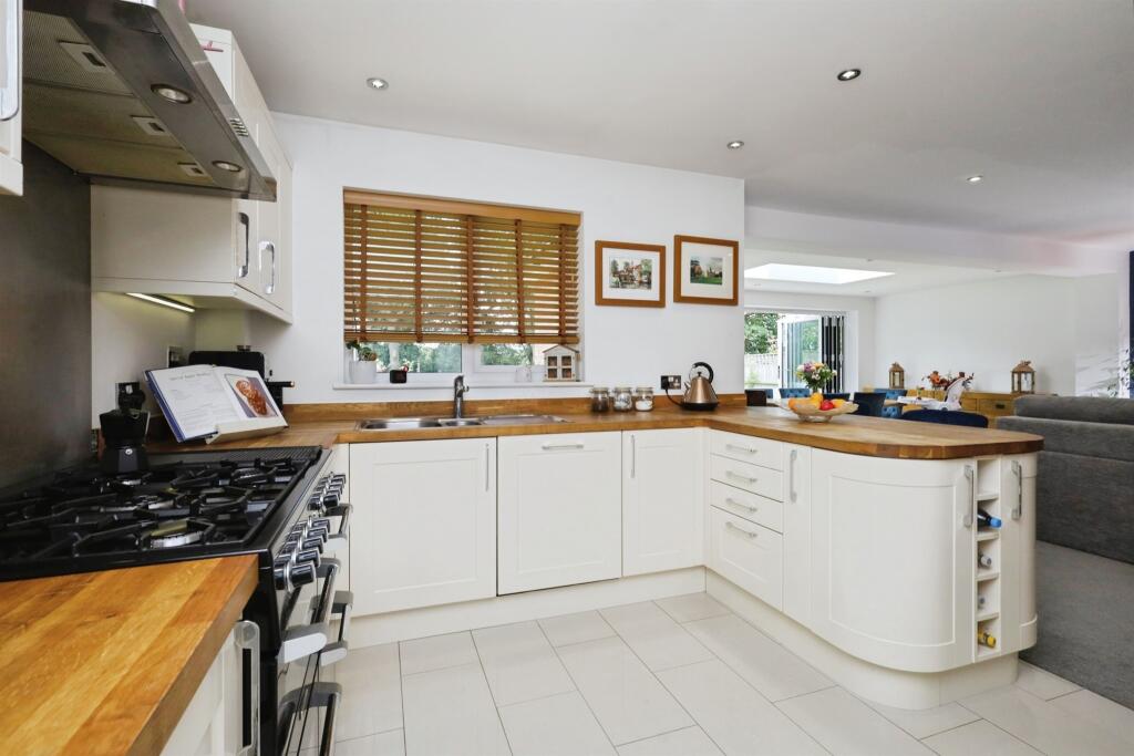 West Close, Polegate photo 5