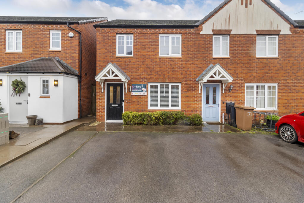 Main image of property: **LET AGREED** New Meadow Close B90