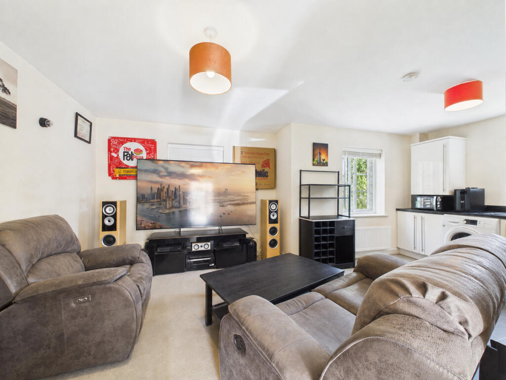 Apartment in Derby, Shelton Lock - View 2
