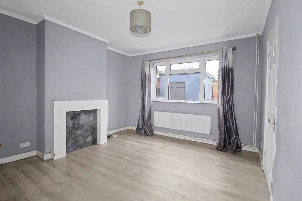 Trenchard Close, Walton-On-Thames, Surrey, KT12 photo 2