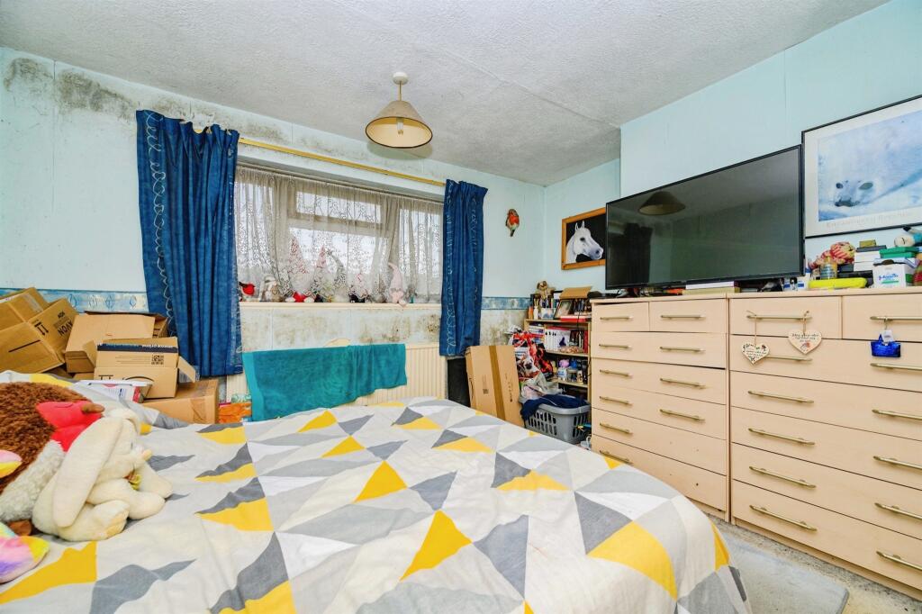 Haleswood Road, Hemel Hempstead - View 6