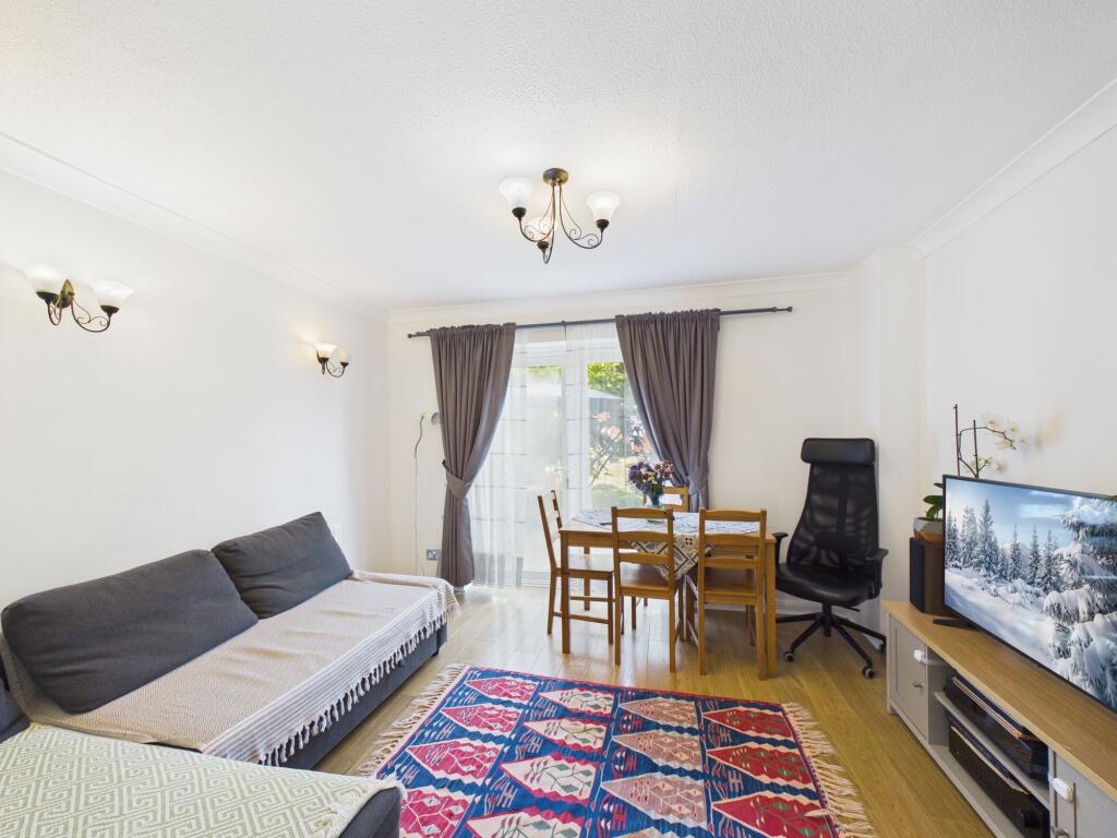 House in Reading, Lower Earley, Earley - View 3