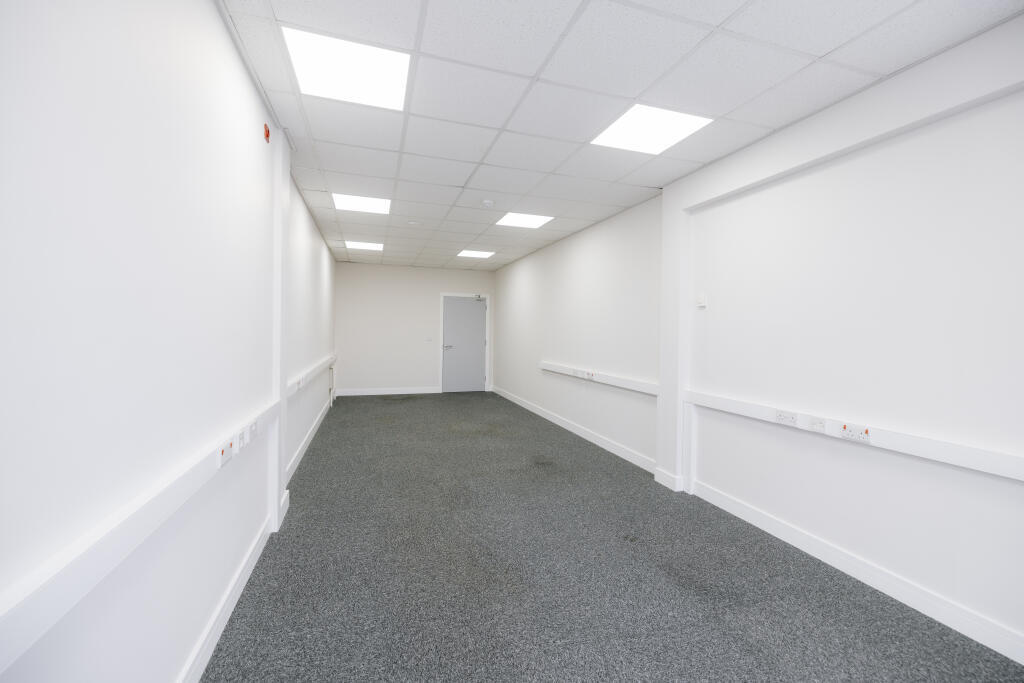225 sqft office