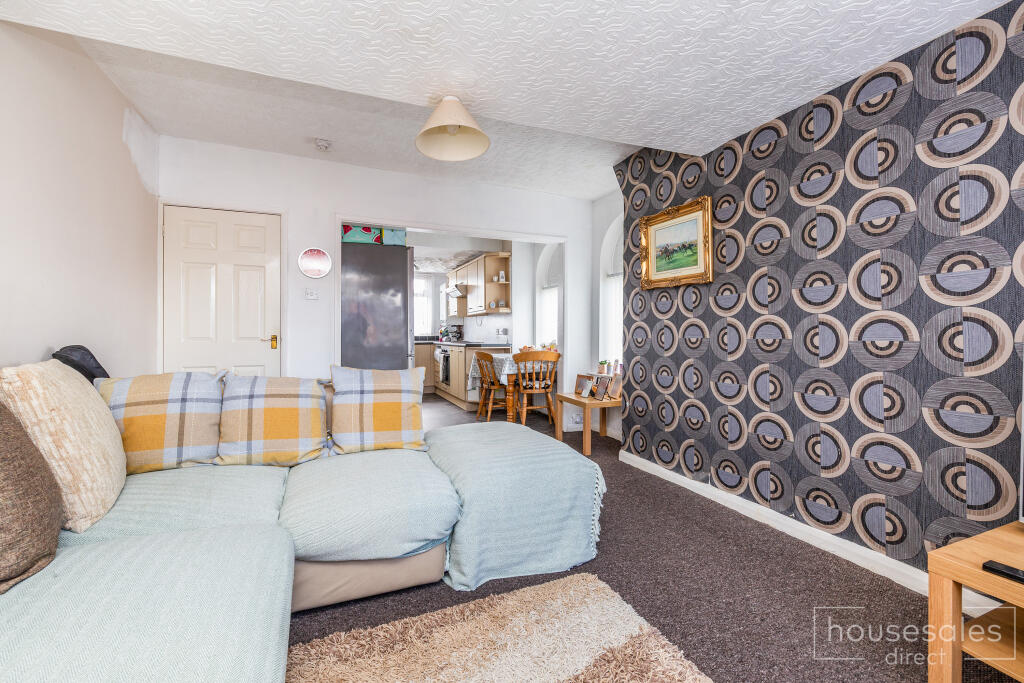 27 Clifton Avenue, Hartlepool, TS26 photo 2