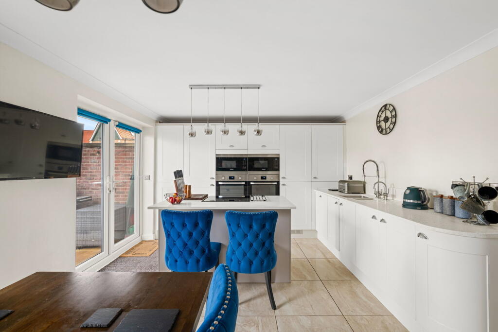 House in Lincoln - View 5