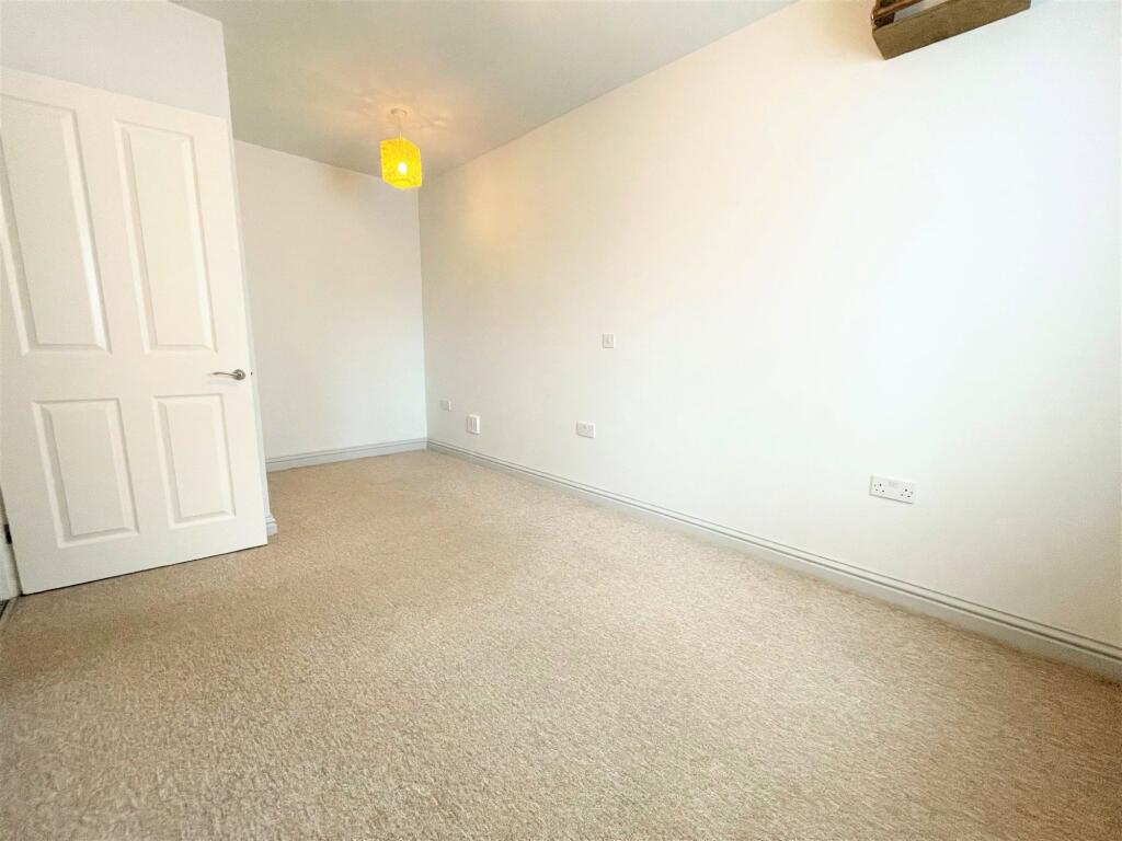 Apartment in Bristol - More