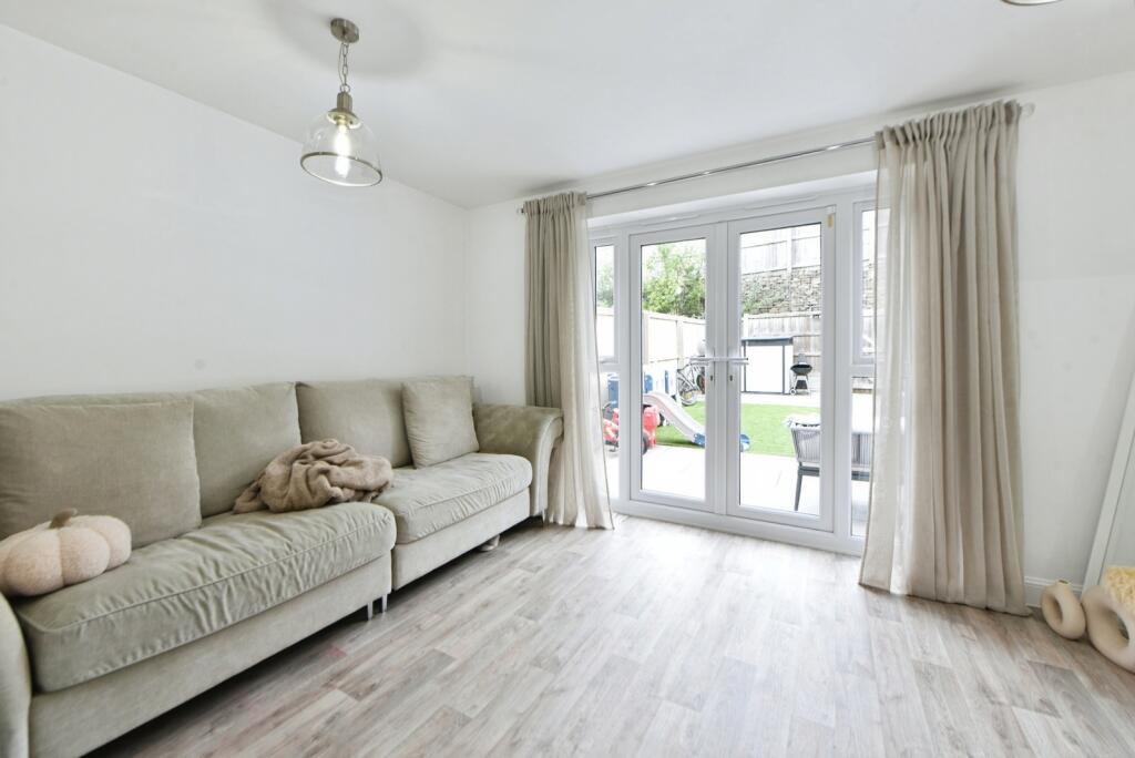 Fields Farm Road, Hyde, Greater Manchester, SK14 photo 2