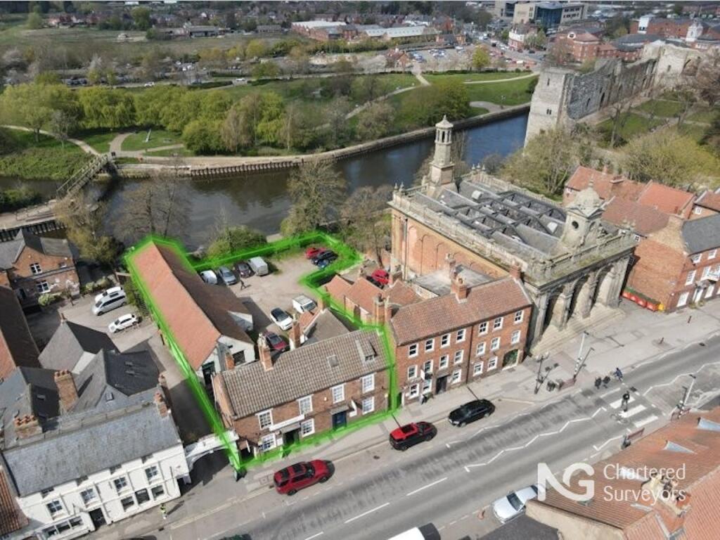 Main image of property: 28 - 32B Castle Gate, Newark, Nottingham, NG24 1BG