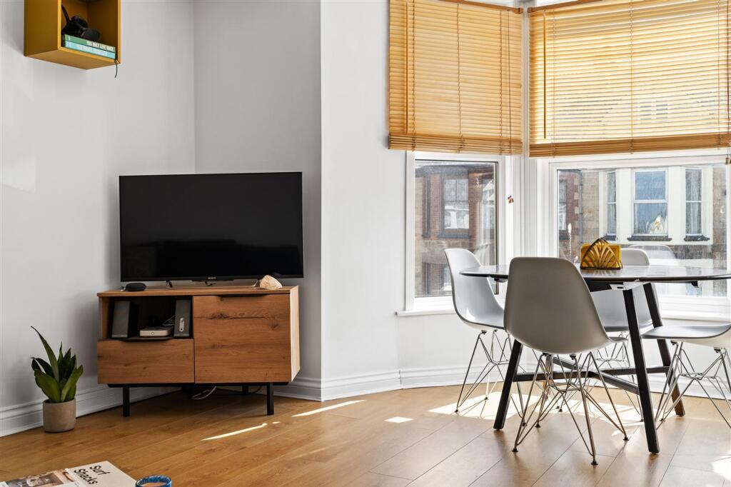 Apartment in Truro - More