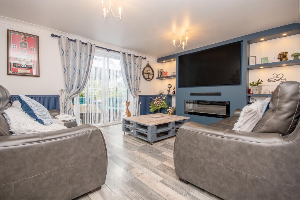 House in Kettering, Leisure Village - View 3