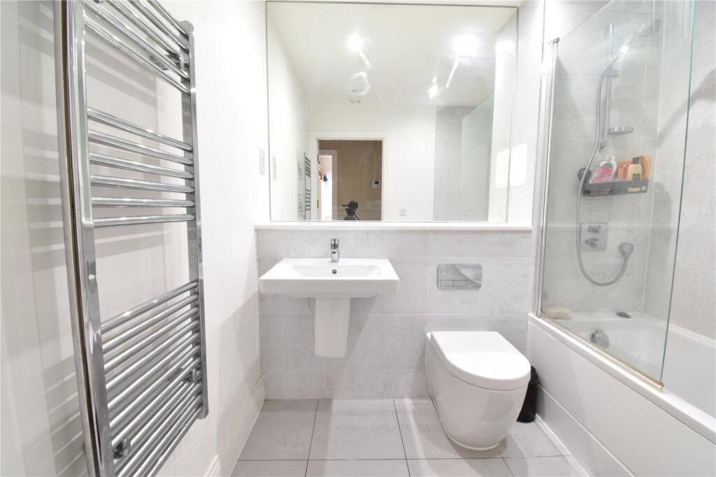 Apartment in Three Rivers, Abbots Langley - View 6