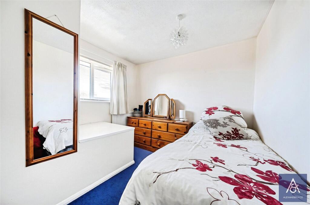 Robinson Drive, Brackley, Northamptonshire - View 6