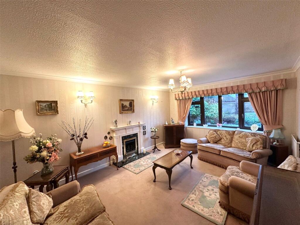 Warwick Gardens, Burnham-on-Sea, Somerset, TA8 photo 2