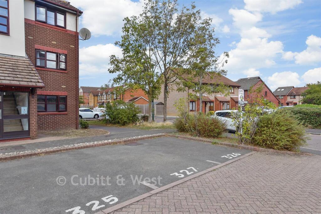 Apartment in Sutton - More