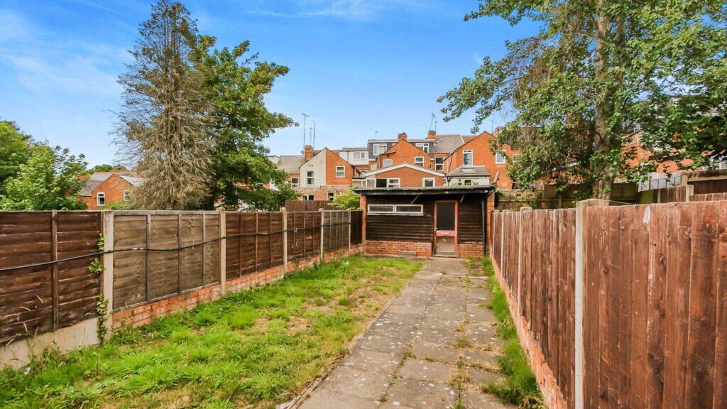 4 bedroom terraced house for rent