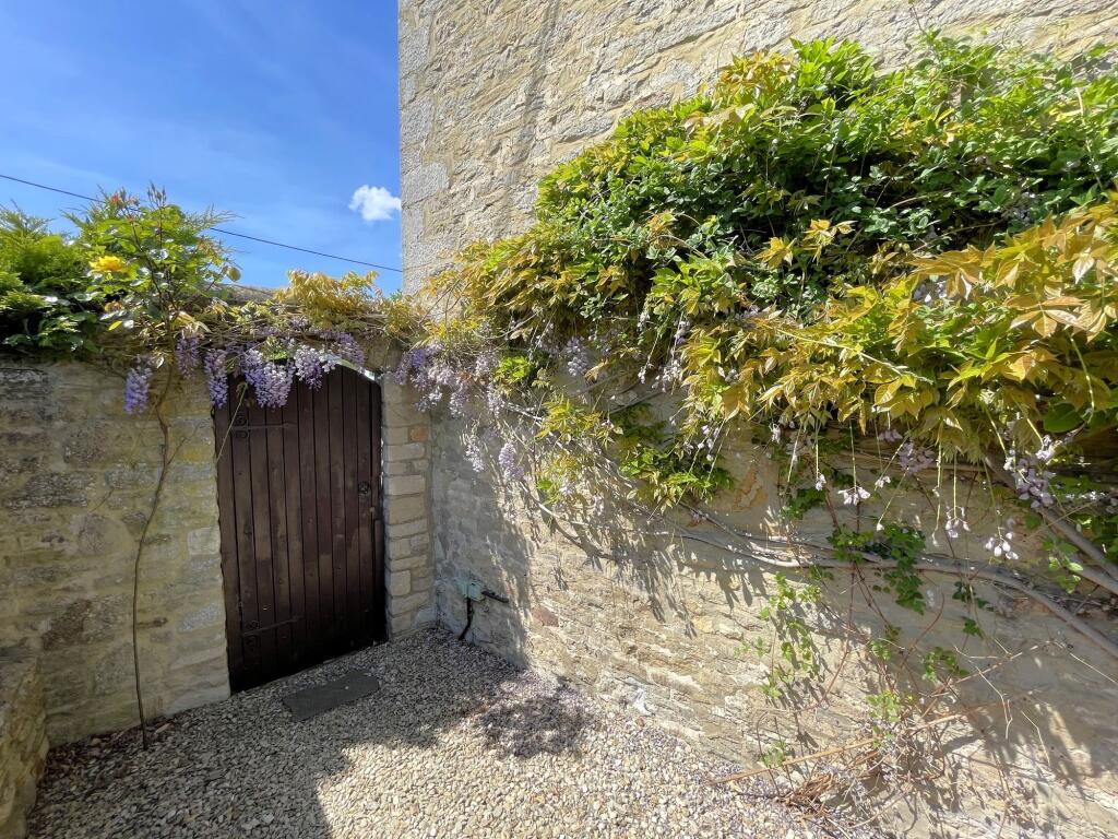 3-bed semi-detached on The Moors, Old Kidlington, OX5, £570,000