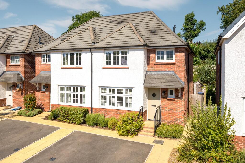 Main image of property: Elsie Knocker Grove, Marlborough, SN8