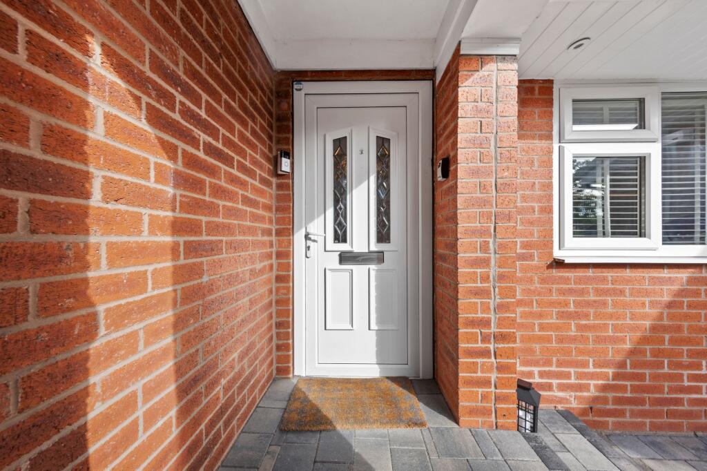 House in Warrington, Fearnhead, Poulton-with-Fearnhead - More