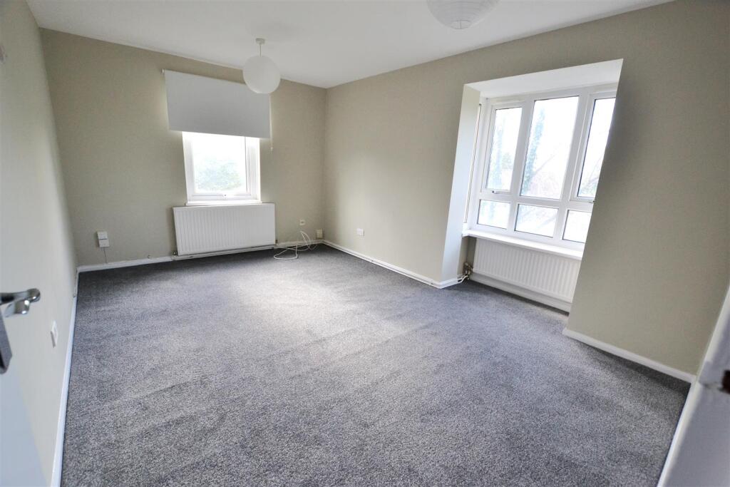 Haltside, Ellenbrook, Hatfield photo 2
