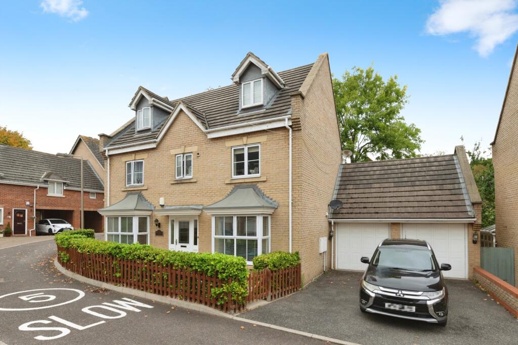 Chichester Close, Chafford Hundred, Grays, Essex, RM16 photo 2