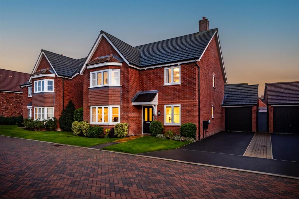 Main image of property: 5 Groves Way, Moulton, CW9 8SD