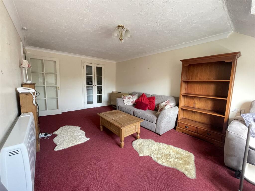 Archers Court, Salisbury photo 2