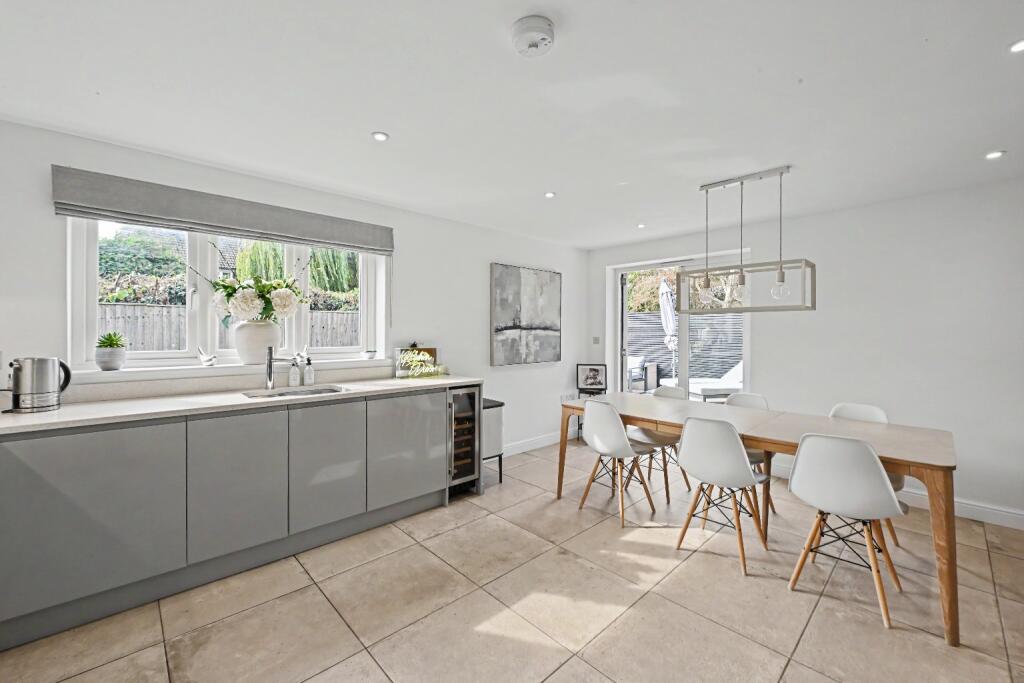 House in Weston Turville - More