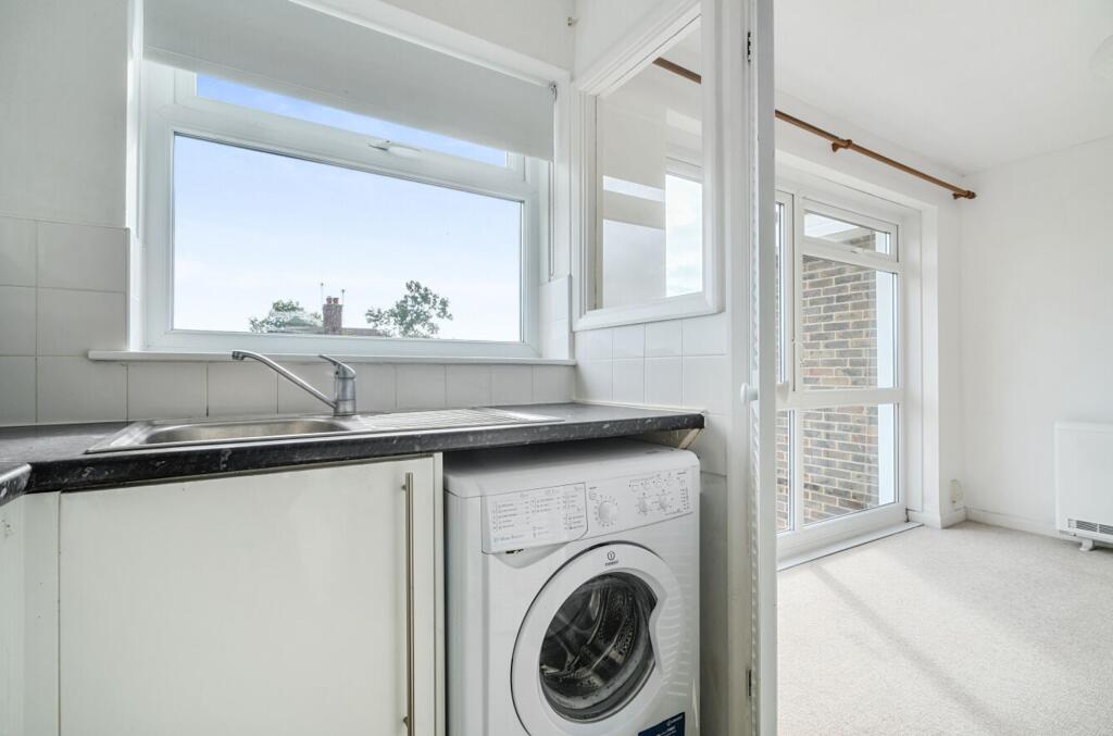 Apartment in East Hampshire, Petersfield - More