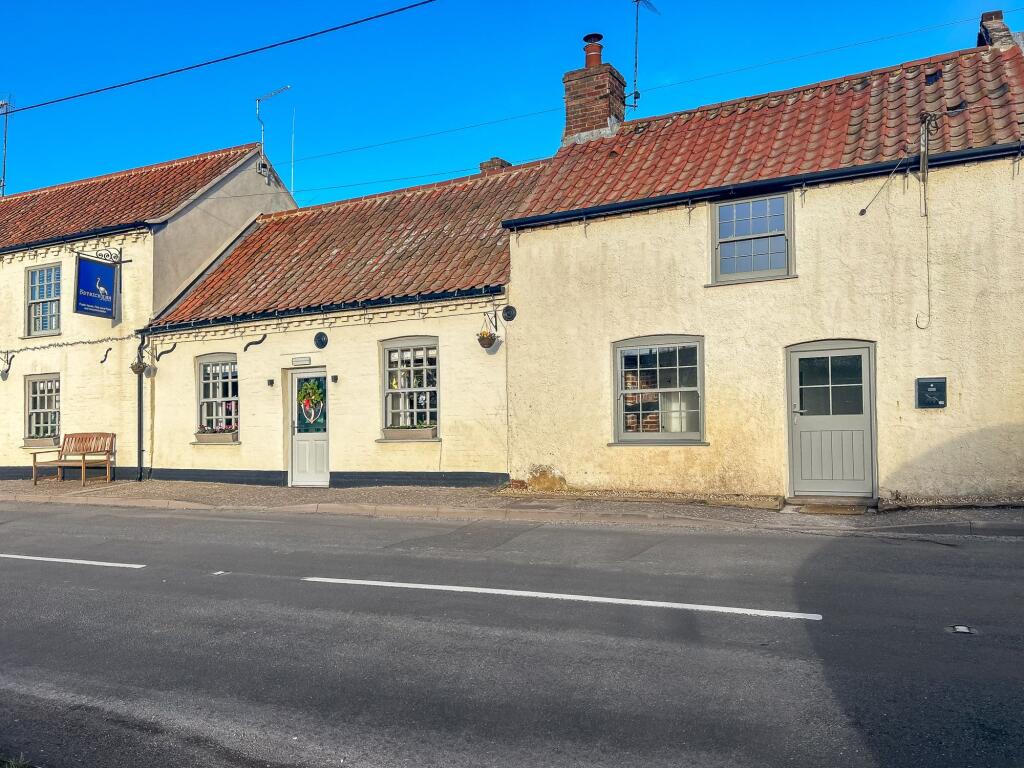 Main image of property: Fakenham Road, South Creake, NR21