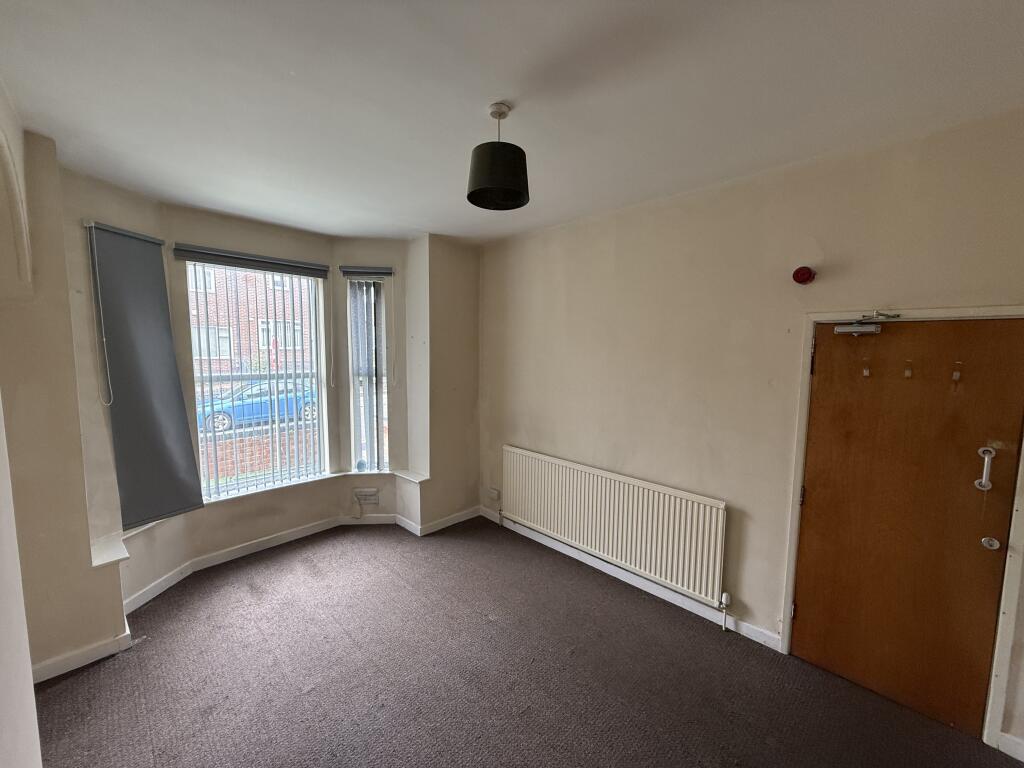 House in Nottingham - View 3