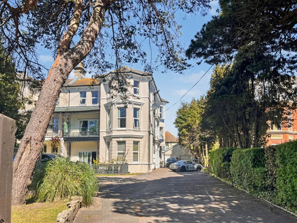 Main image of property: Boscombe Spa Village * Balcony Flat *