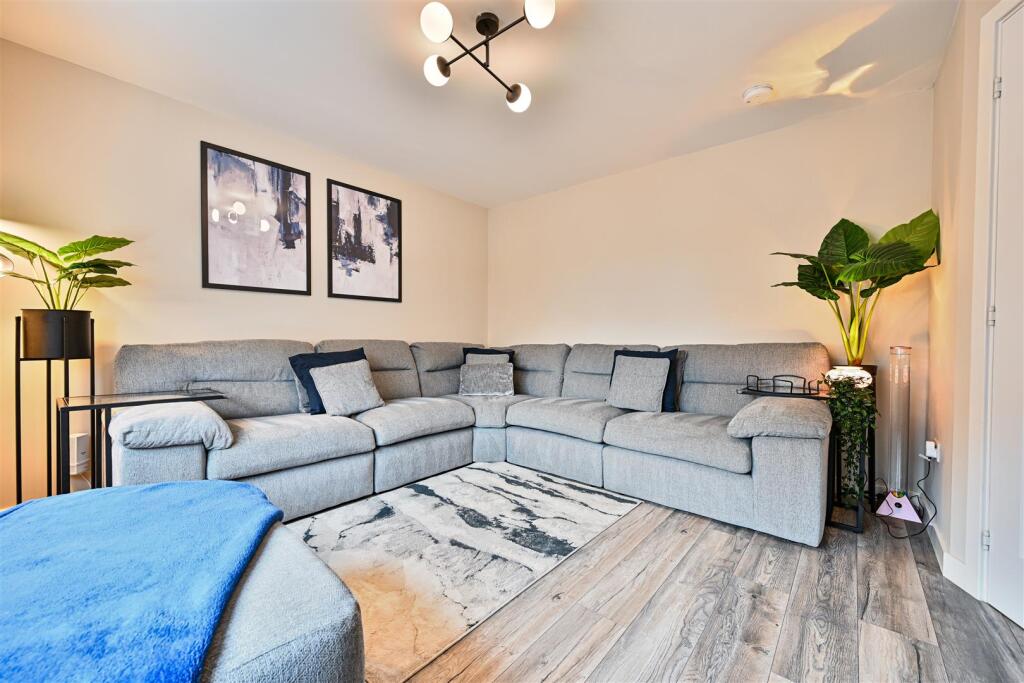 Silk Place, Stonehouse, Larkhall - More
