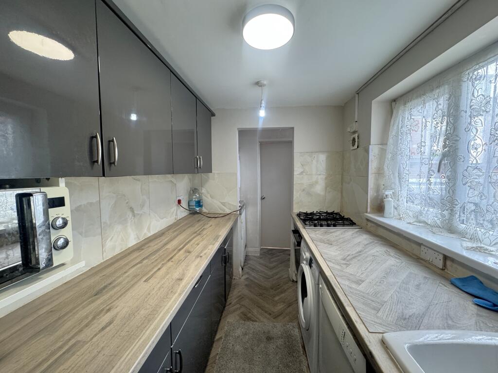 Mackenzie Street, Longsight photo 2