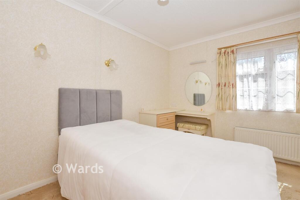 House in Maidstone, Harrietsham - More