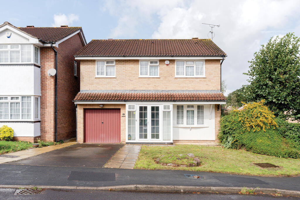 3-bed detached on Crescent Road, Downend, £475,000