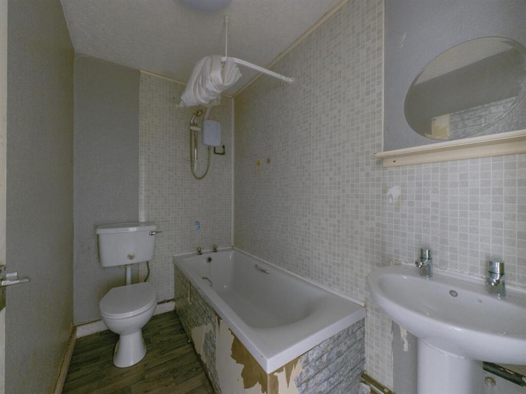 Wilkins Drive, Allenton, Derby photo 4