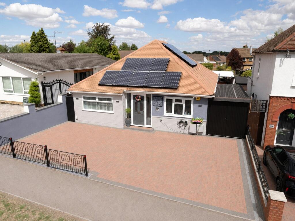 Main image of property: Poynters Road, Luton, Bedfordshire, LU4