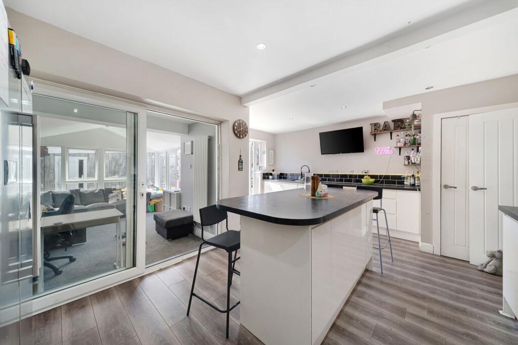 House in Knowsley, Cronton - More