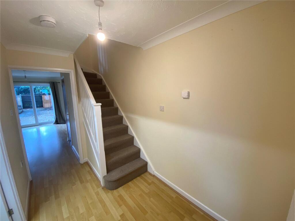 Old Mulberry Close, Wallisdown, Bournemouth, Dorset, BH10 photo 5