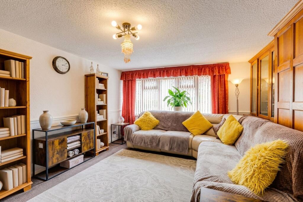House in Nottingham, Rise Park - View 2