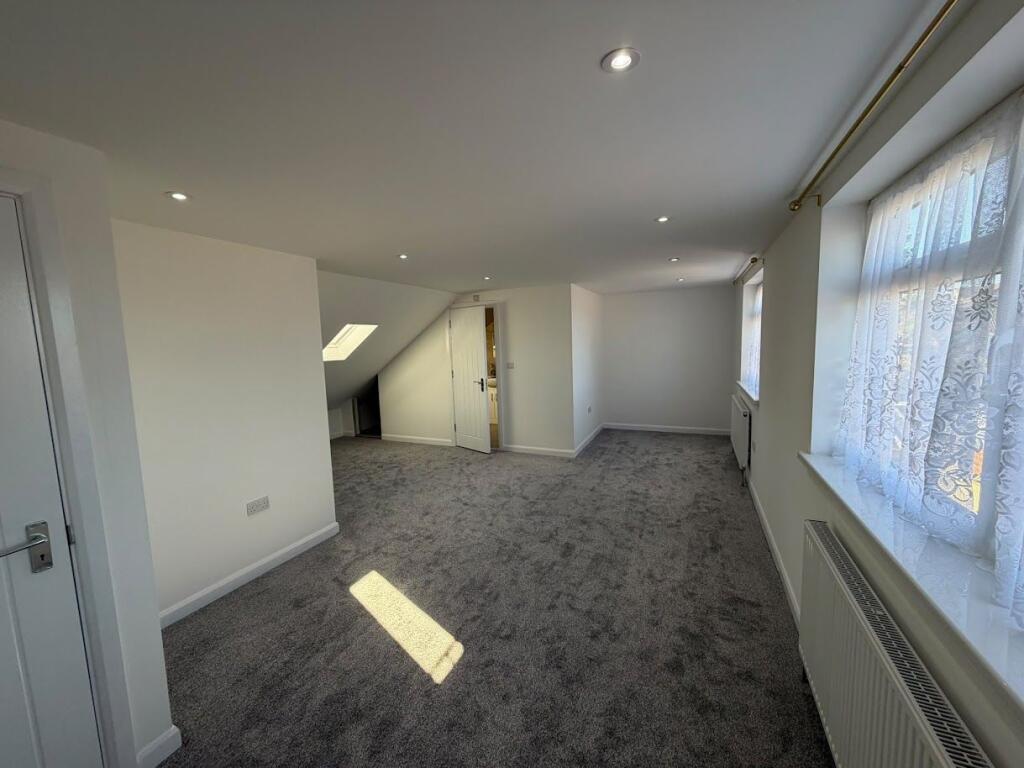 House in Twickenham - View 4
