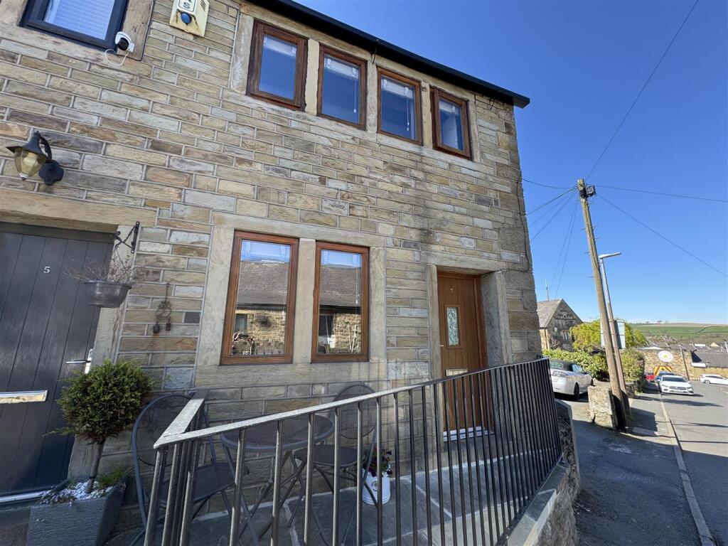 Main image of property: Lodge Street, Skelmanthorpe, Huddersfield HD8 9DR