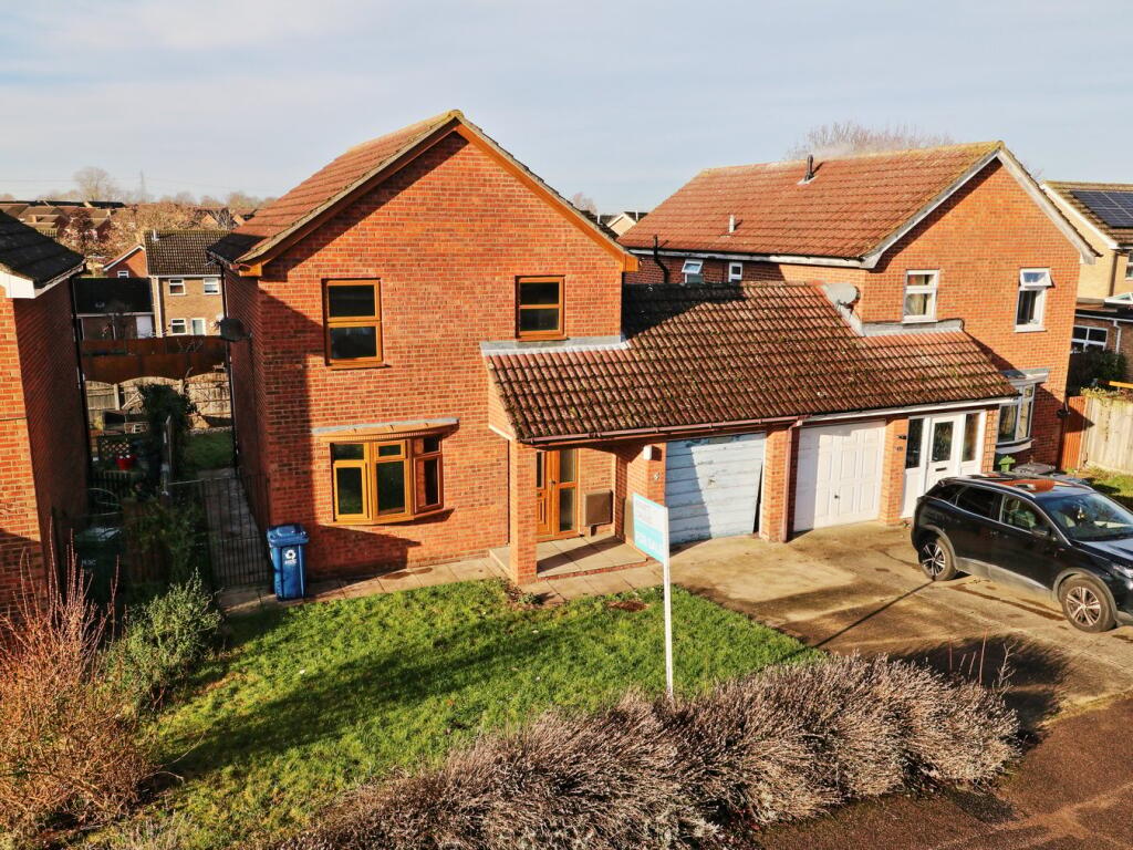 3-bed detached on Cornwall Court, Eaton Socon, St Neots, PE19, £300,000