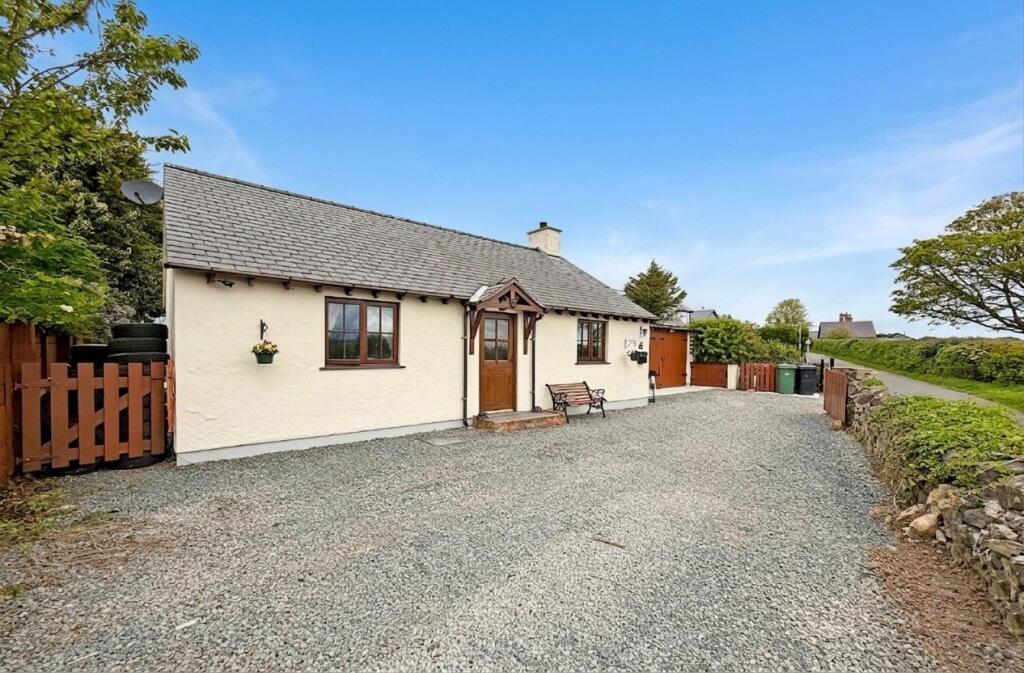 2-bed house on Talwrn, Llangefni, Isle of Anglesey, LL77, £325,000
