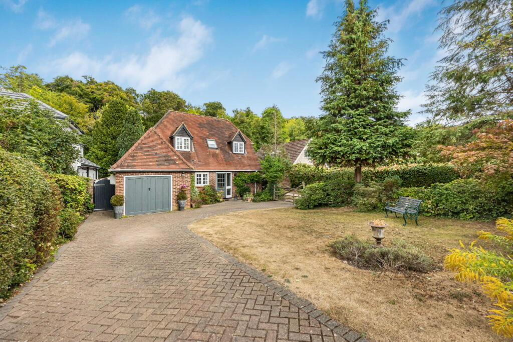 Main image of property: Marlow Bottom,Marlow,SL7 3PH
