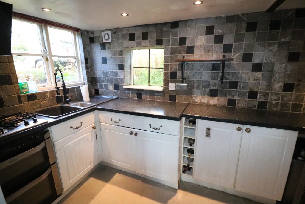 4b Greenhill Road photo 2